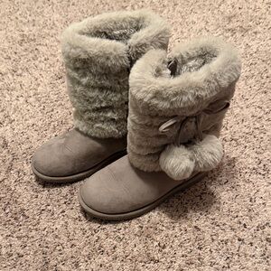 Makalu Girls Youth Cozy Faux Fur Lined Boots - Gray